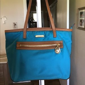 🟣SALE🟣Michael Kors Kempton nylon shoulder purse